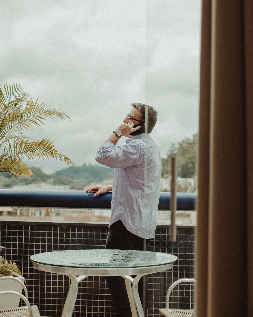 Nem toda viagem permite parar, mas toda viagem pode ter um lugar onde o ritmo muda.

Entre compromissos, encontros e tudo o que o dia pede, ter um espaço para desacelerar faz toda a diferença.

─
𝐇𝐨𝐭𝐞𝐥 𝐇𝐚𝐛𝐢𝐭𝐚𝐫𝐞
📍 Rua Augusto Cardoso, 71 - Centro
Nova Friburgo – RJ

#hotelhabitare #novafriburgo #serradorj #oefeitofriburgo #hospedagem