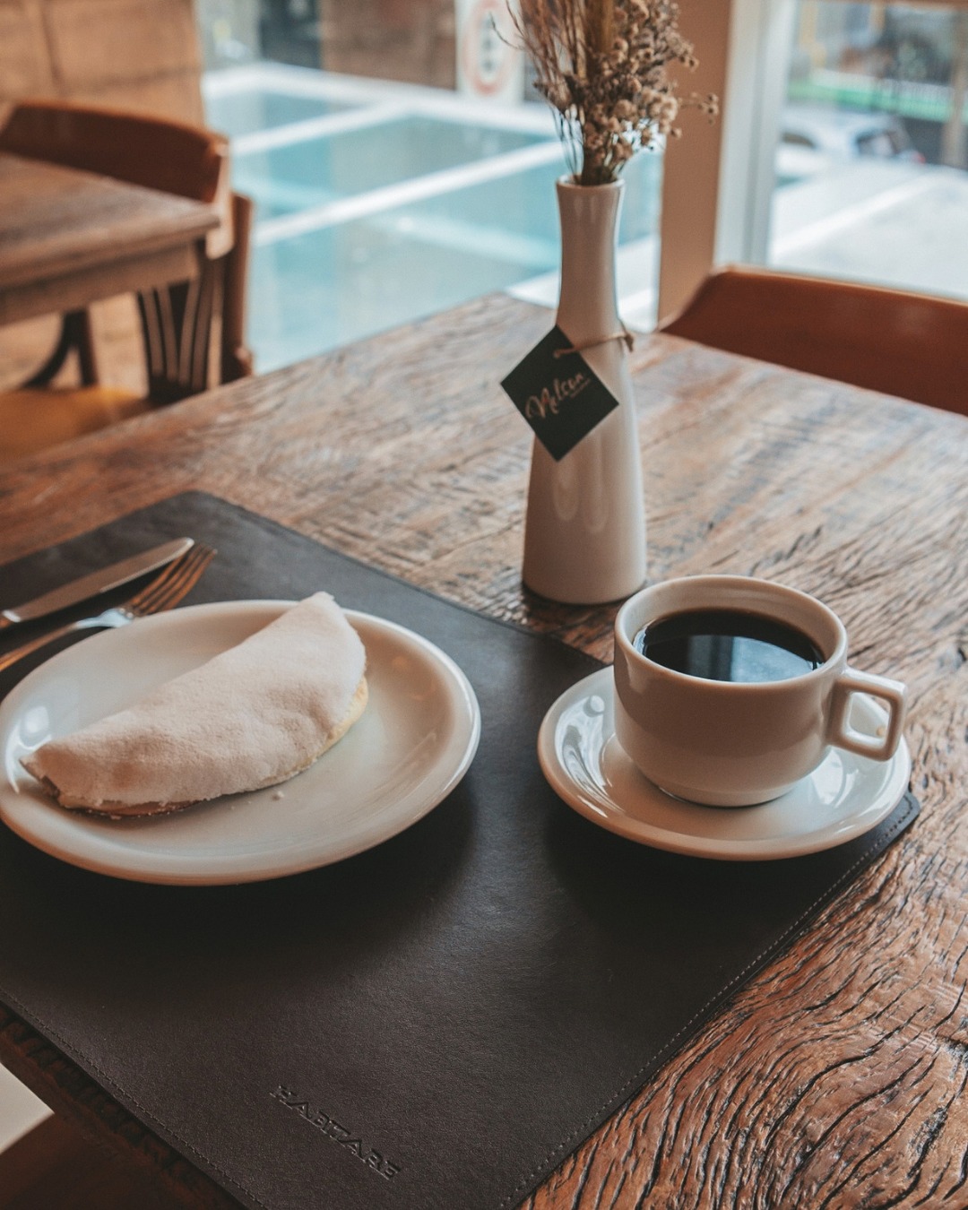 Antes que o dia peça qualquer coisa, a manhã oferece um instante só seu.
─
𝐇𝐨𝐭𝐞𝐥 𝐇𝐚𝐛𝐢𝐭𝐚𝐫𝐞
📍 Rua Augusto Cardoso, 71 - Centro
Nova Friburgo – RJ
#hotelhabitare #novafriburgo #serradorj #cafedamanha #oefeitofriburgo