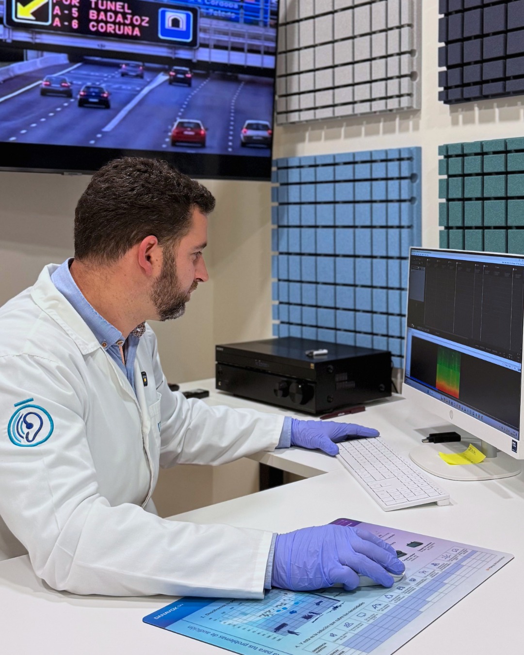 Sala d'Entorns Sonors
Experiència immersiva per adaptar-te als audiòfons

🔹 Tecnologia avançada de simulació
🔹 Situacions reals del dia a dia
🔹 Adaptació natural i efectiva

La millor manera de saber quin audiòfon és per a tu, és vivint-ho.

MIRÓ CENTRE AUDITIU

📍 C/Torres de Sanui, 19 25006 Lleida
📞 973 049 219
💻 www.miroaudiologia.com